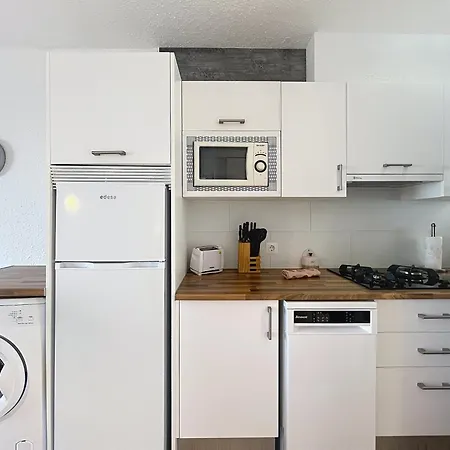 Apartament Castellsol 107 *